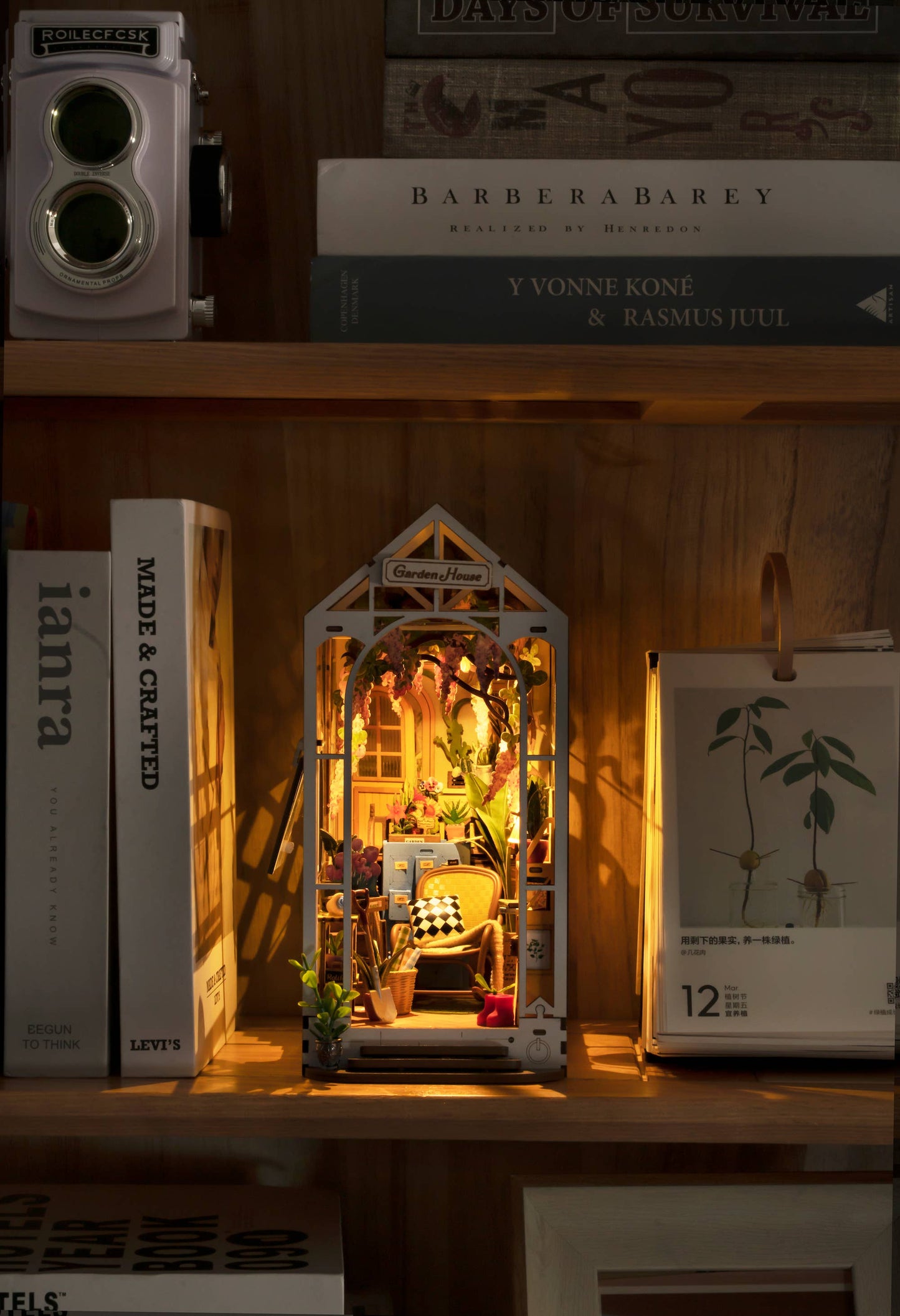 Rolife Holiday Garden House DIY Book Nook Kit